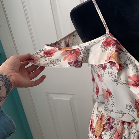 Floral Maxi Dress - Picture 2 of 5